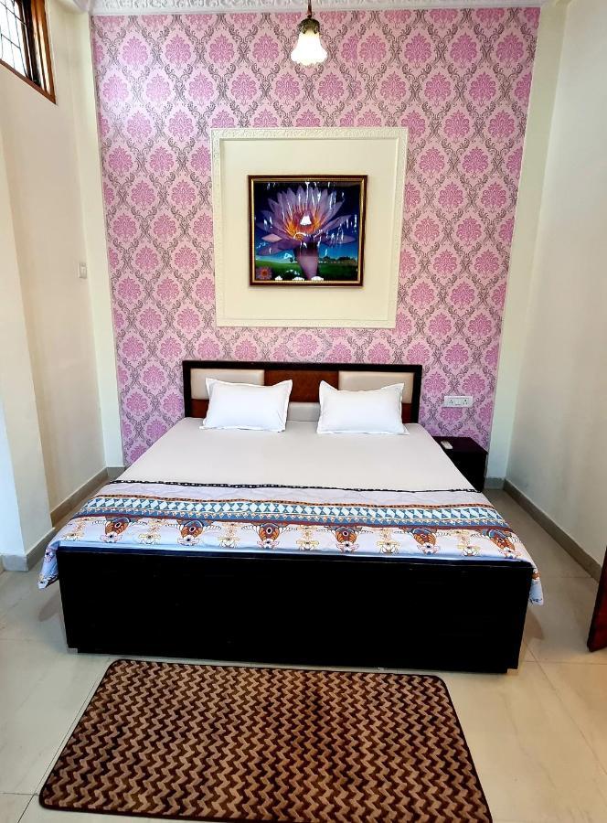 Aditya Premium HomeStay- Furnished Air Conditioned- 2BHK Jabalpur Exterior foto